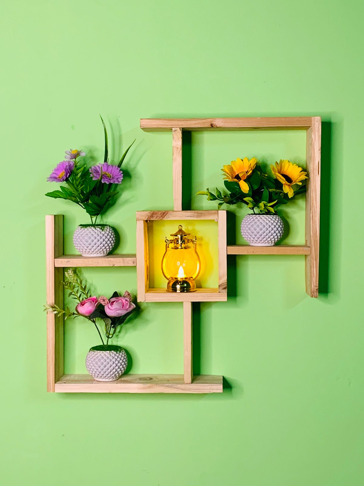 উডেন ফ্লাওয়ার সেল্ফ